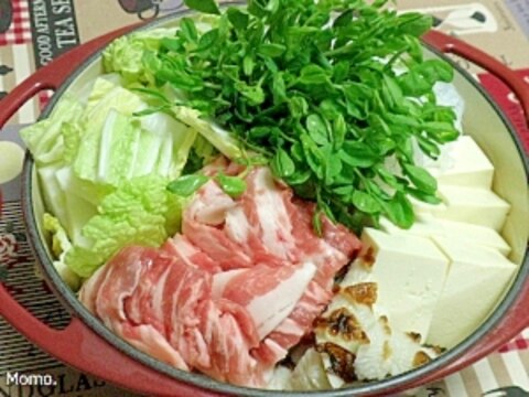 だしは干しホタテ貝柱の寄せ鍋